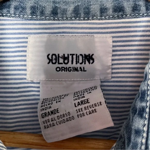 SOLUTIONS Original Striped Shirt - Light Blue & White size large - Picture 5 of 5